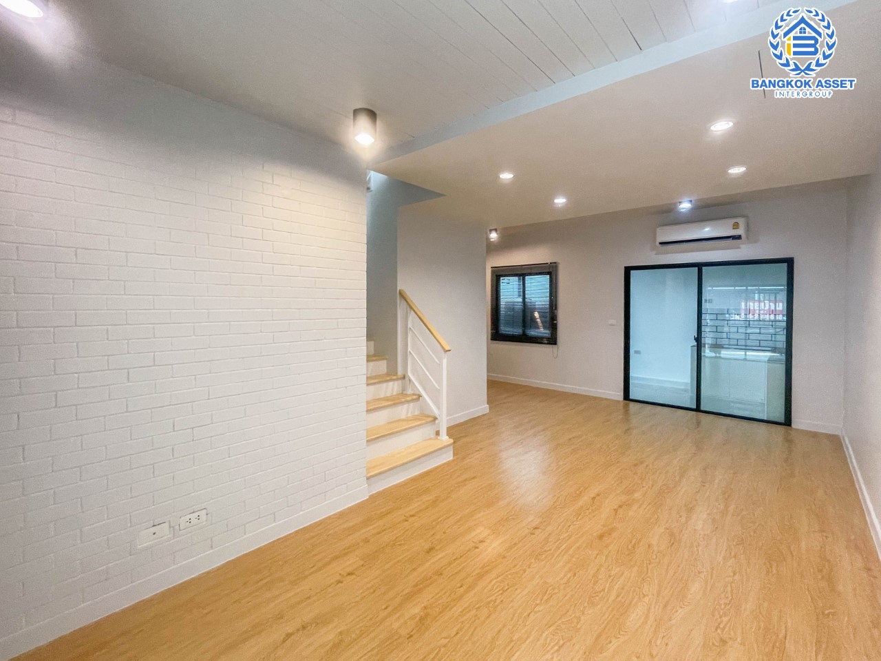 *****ทาวน์เฮ้าส์มือสอง ม.เดอะคอนเนค37 หลักสี่-ดอนเมือง เนื้อที่ 18.2 ตร.ว. ฟังก์ชัน 3 ห้องนอน 2 ห้องน้ำ 1 ที่จอดรถ บ้านสวย สภาพใหม่ บนทำเลโซนเมือง เชื่อมต่อถนนสรงประภา, ถนนแจ้งวัฒนะ ใกล้รถไฟฟ้าสายสีแดง "สถานีดอนเมือง"